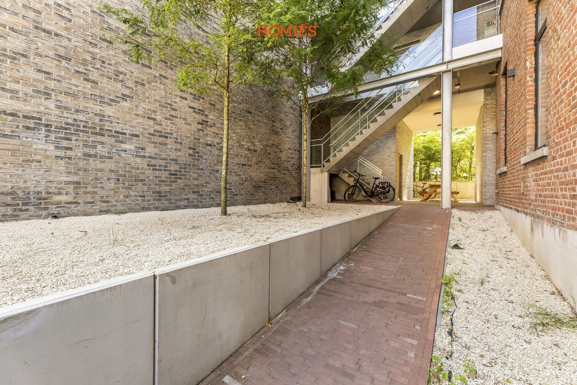 Bemeubelde flats met alle comfort foto 12