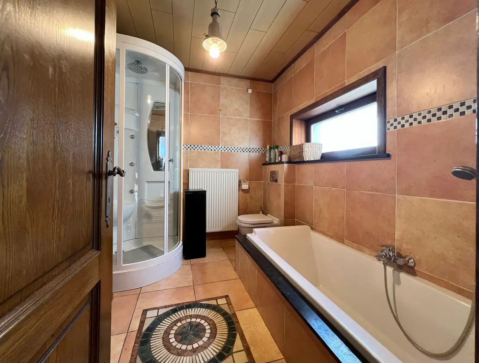 Solide woning met zeer gunstige ligging. foto 12