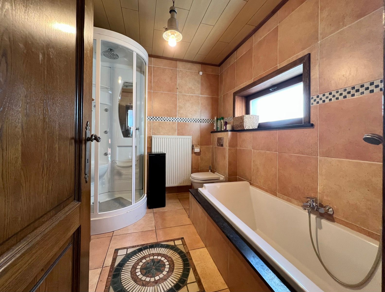 Solide woning met zeer gunstige ligging. foto 12