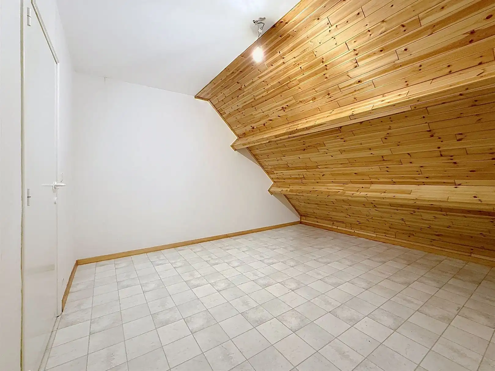 Huis met praktijkruimte, 4 slpks,  2 bdks, 10a 34ca foto 55