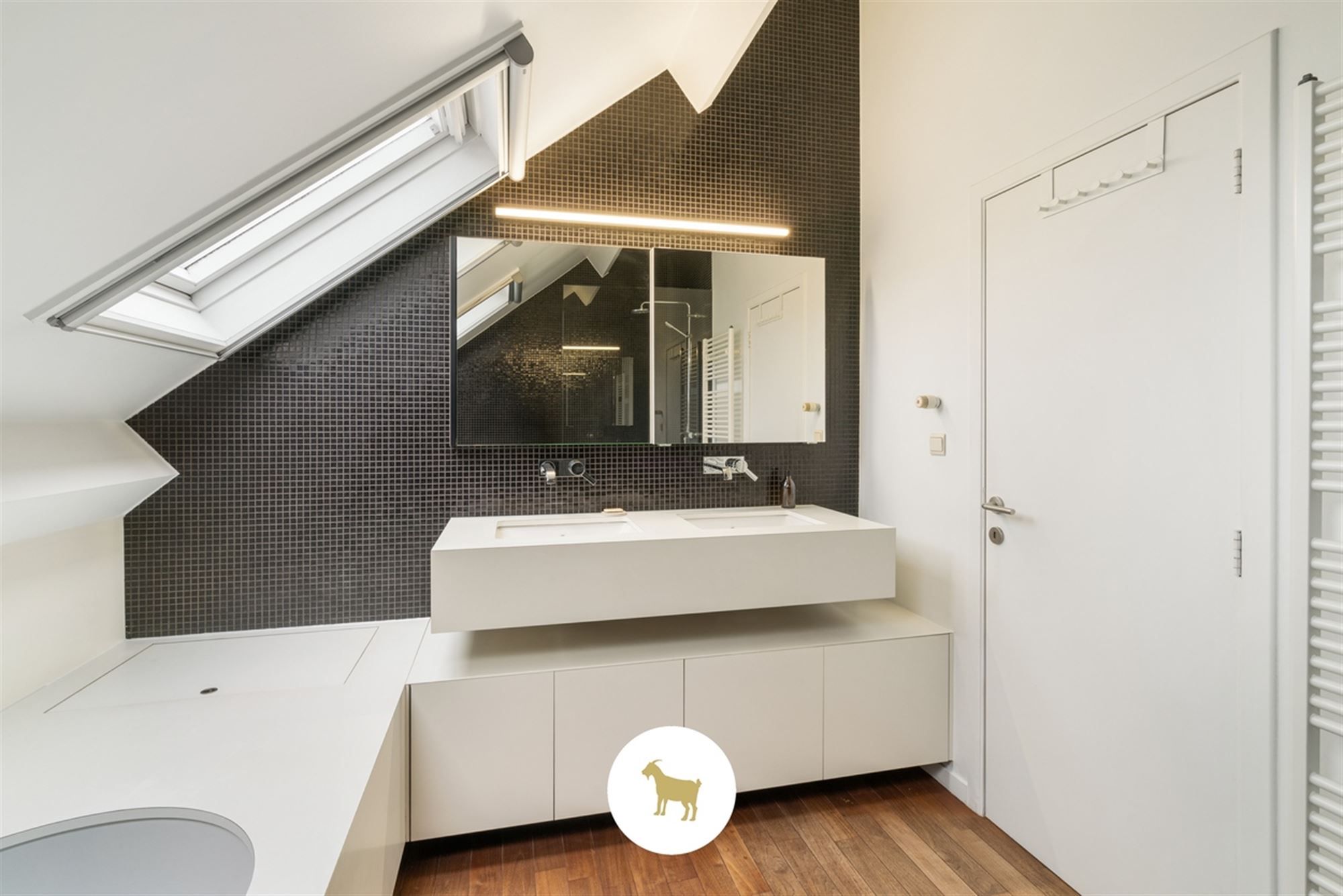 Instapklare lichtrijke OPEN BEBOUWING met 3 (mogelijkheid tot 4) SLAAPKAMERS, stijlvol overdekt TERRAS en gezellige (BINNEN)TUIN op een PERCEEL van ca. 435 m² foto 22