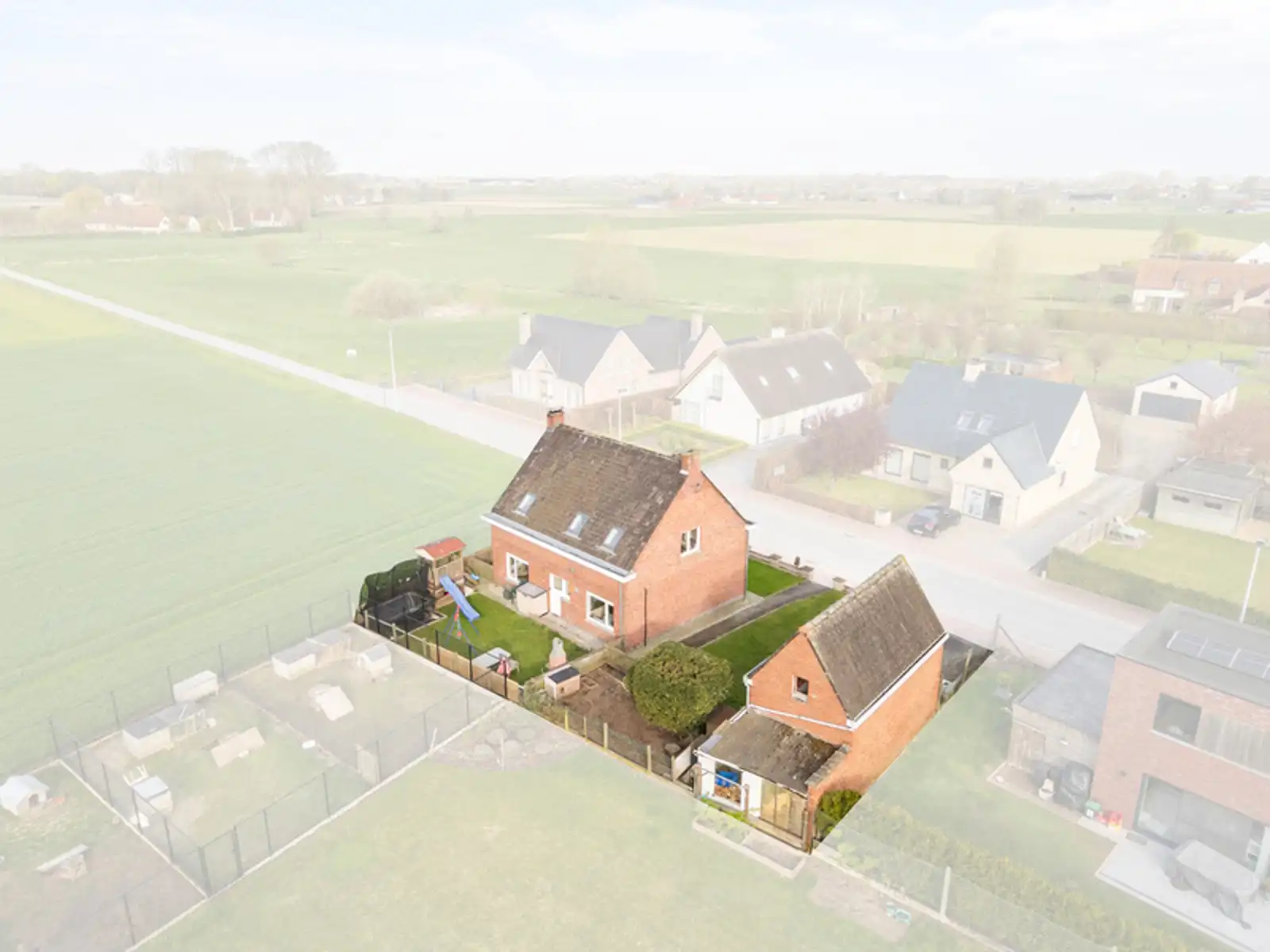 Rustig gelegen alleenstaande woning met tuin en garage. foto 7