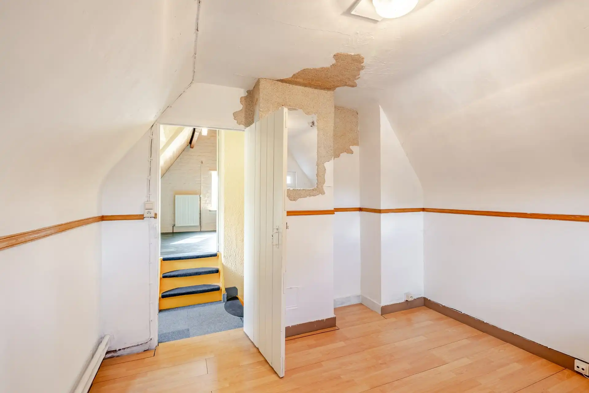 Charmante woning met grote tuin! foto 12