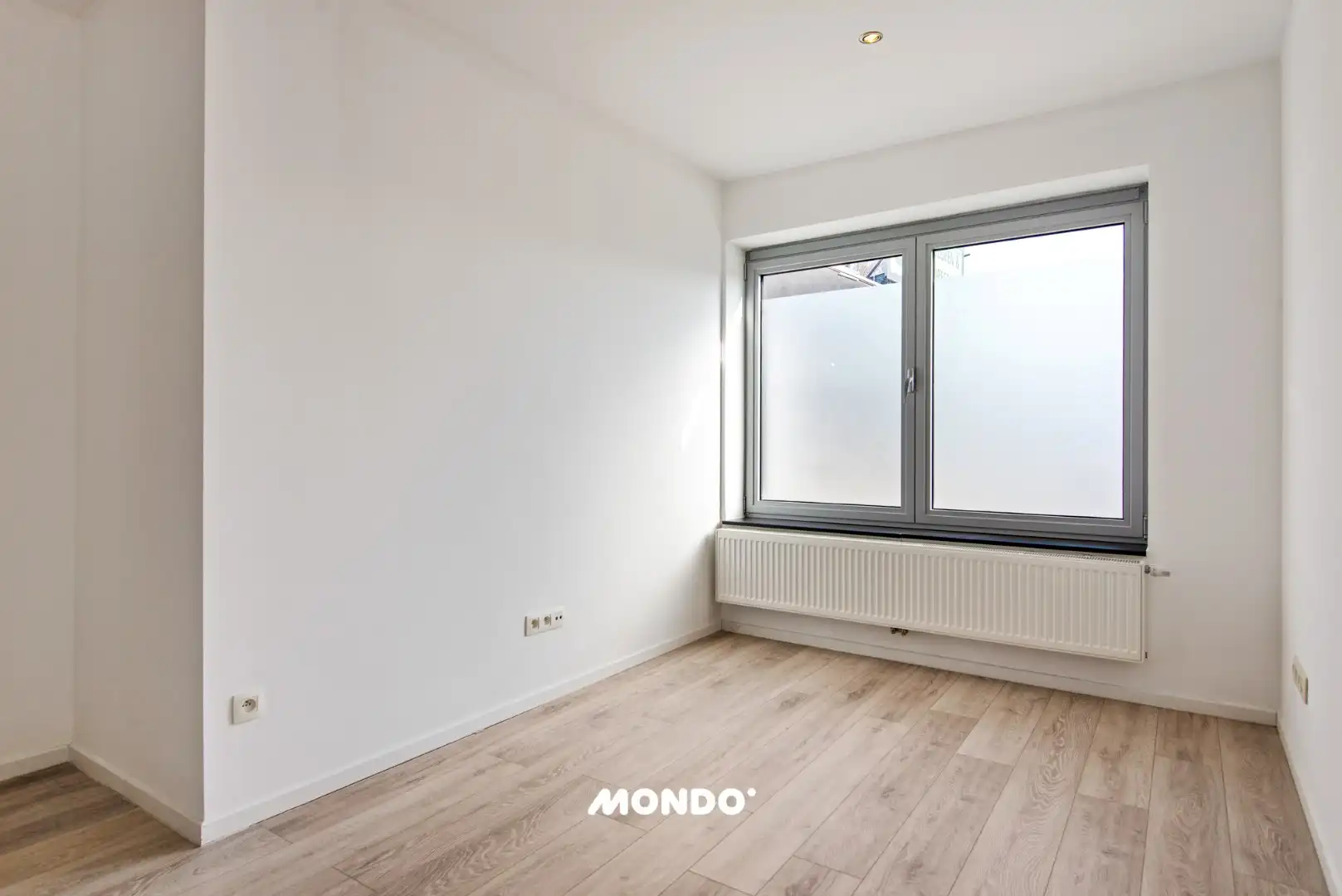 Instapklaar appartement met ruime tuin en 3 slaapkamers + Autostaanplaats!  foto 9
