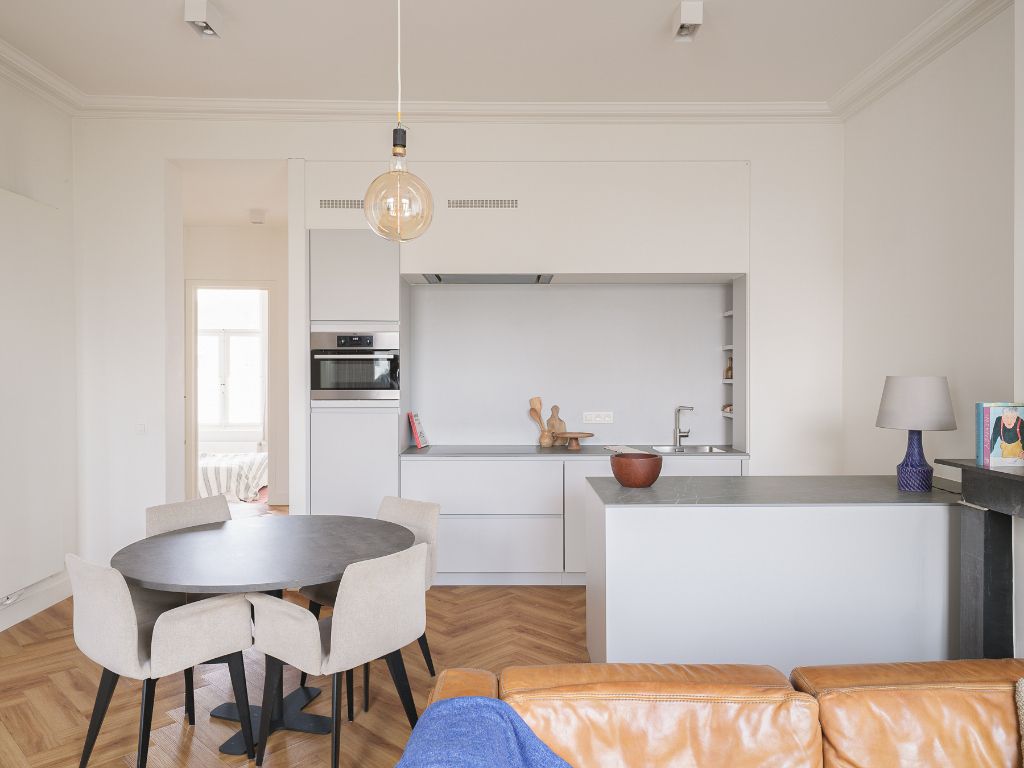 Toplocatie – Sint-Pietersplein. Bijzonder karaktervol, instapklaar 1slpk-appartement met herenhuisgevoel en kwalitatief terras. foto 2