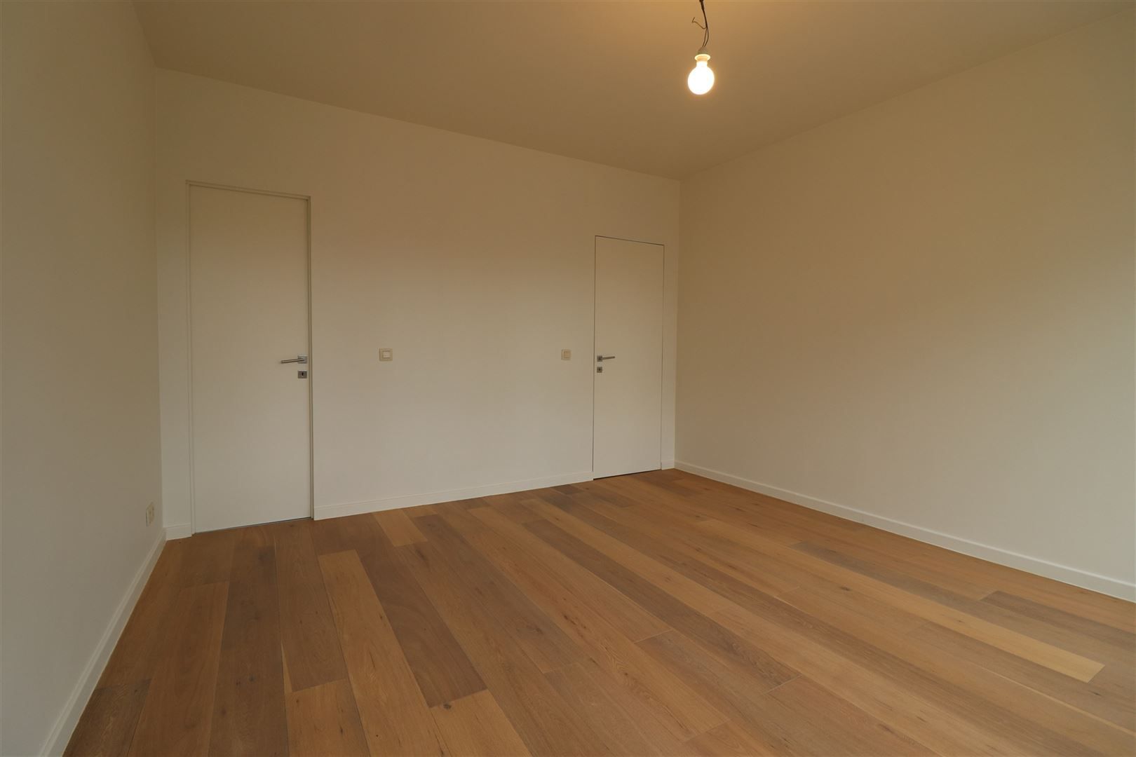 Gelijkvloers appartement met tuin foto 8