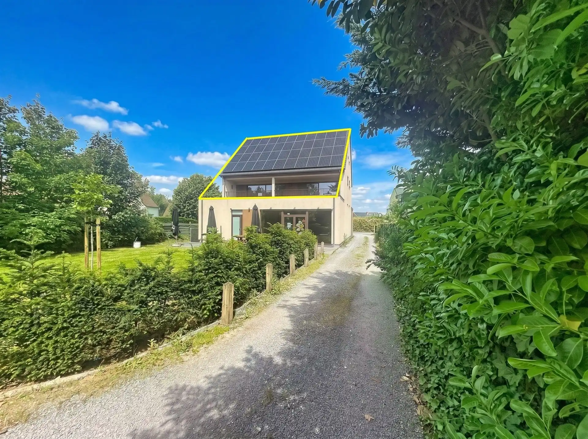 3 slaapkamer appartement met ruim terras en 2 autostaanplaatsen foto 21
