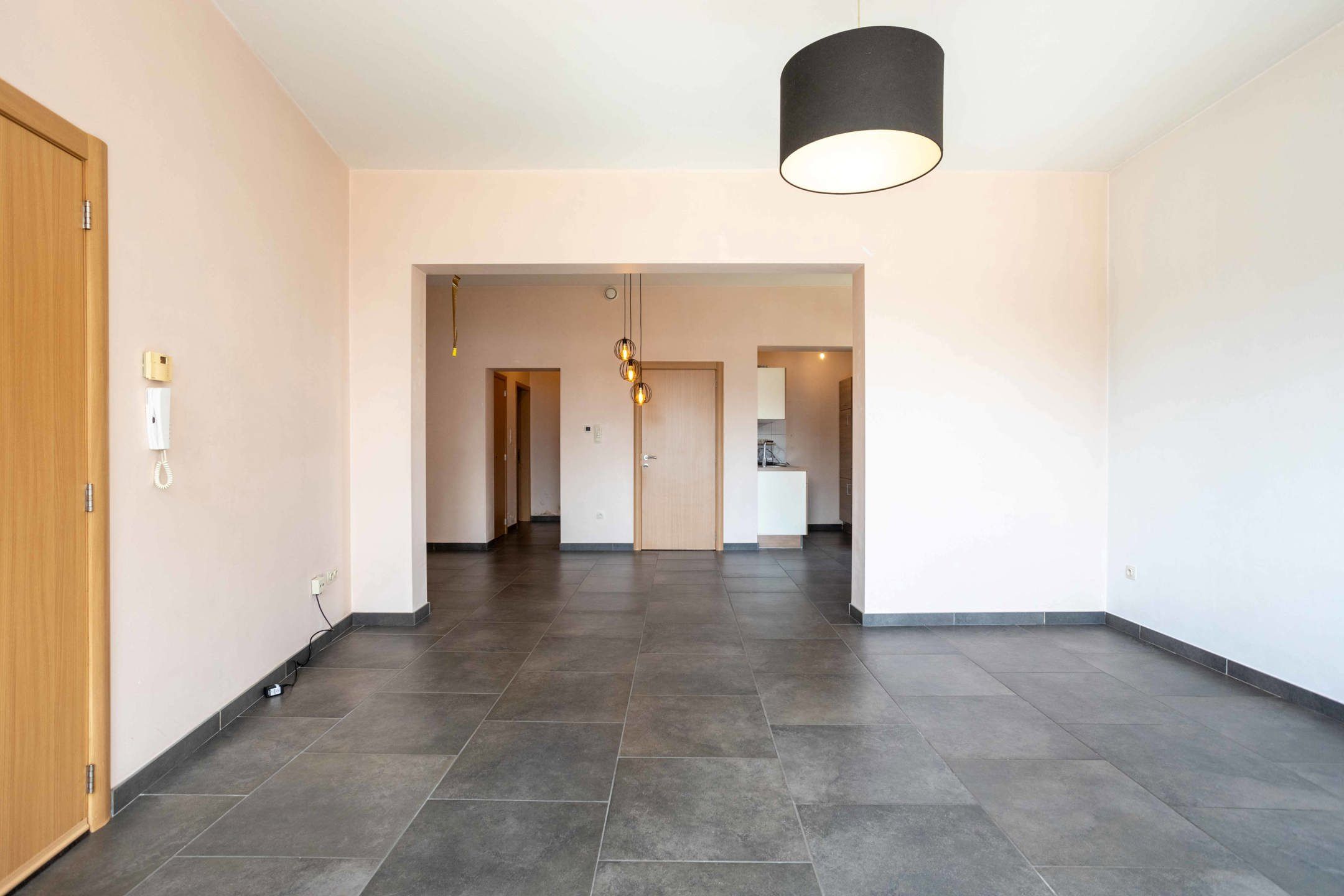 Rustig gelegen, gelijkvloers appartement met terras. foto 2