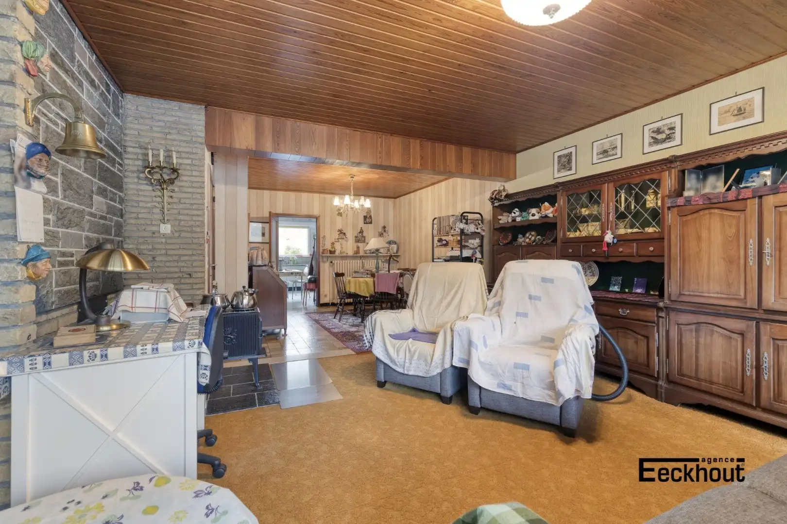 Ruime opslagplaats/atelier met bijhorend appartement en 2 extra garageboxen foto 7