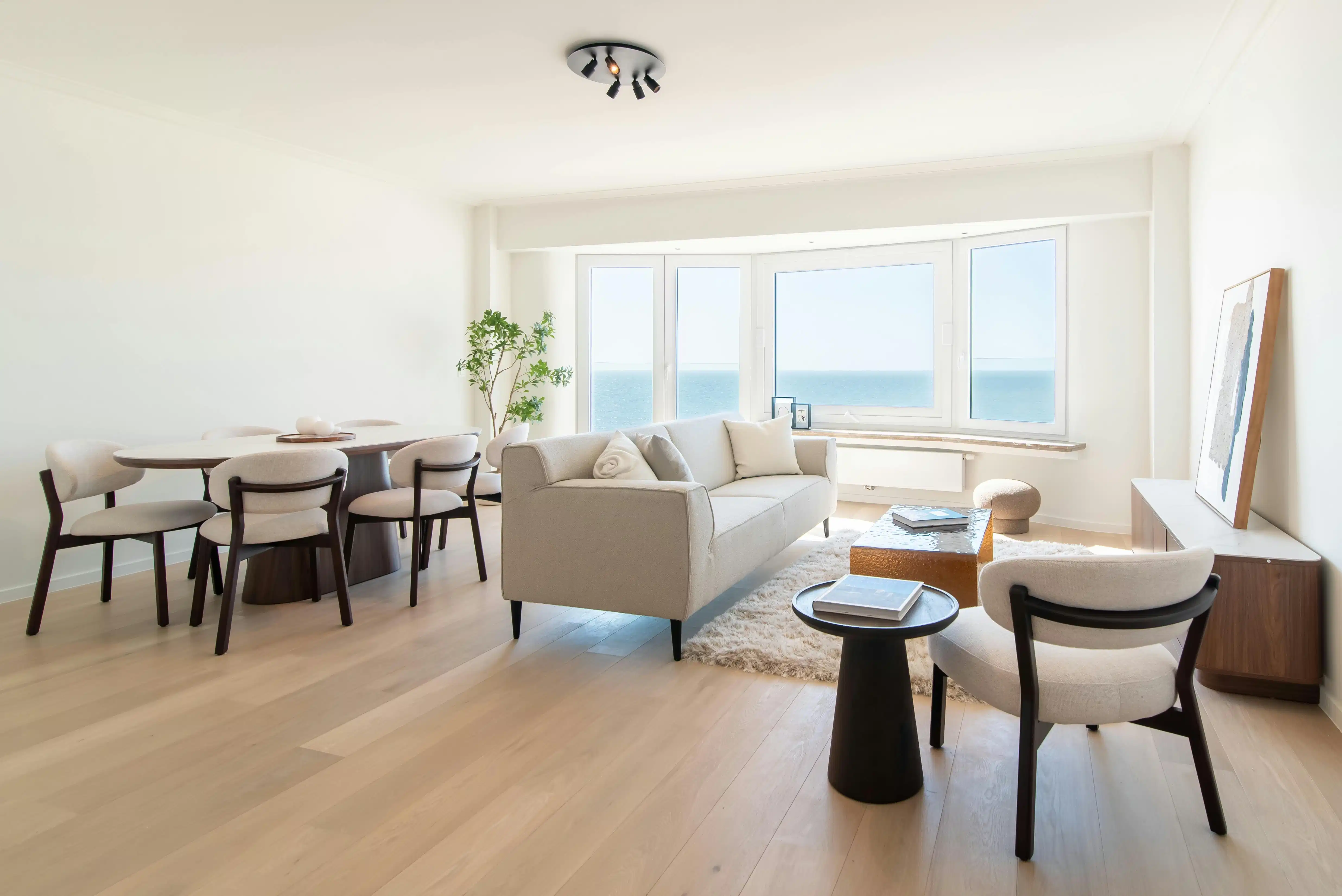 Fantastisch 3-slaapkamerappartement met frontaal zeezicht foto 2