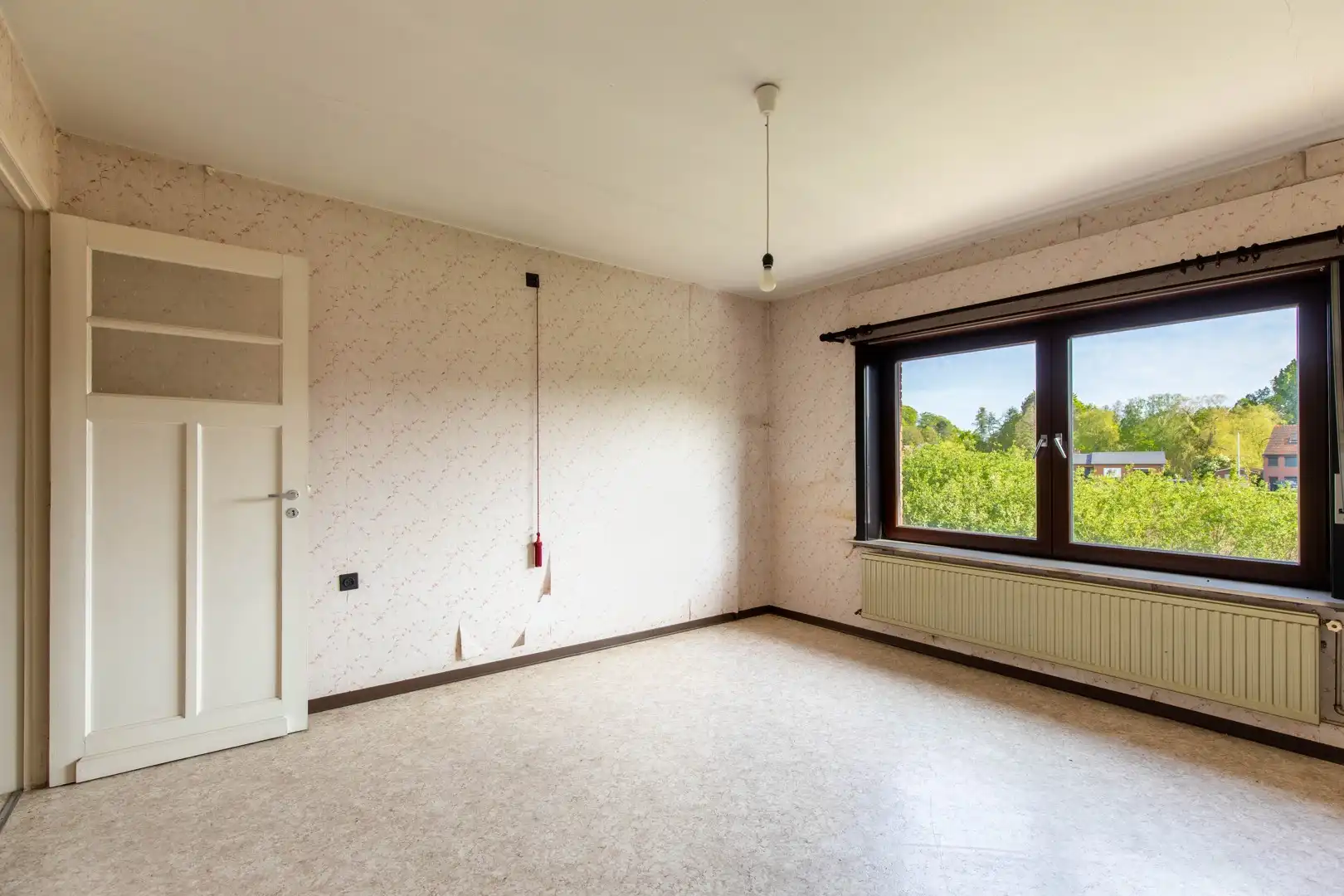 Renovatiewoning met grote garage foto 15