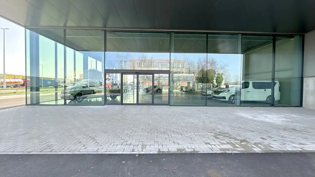 Nieuwbouw showroom met magazijn te huur aan A12 in Aartselaar foto 2