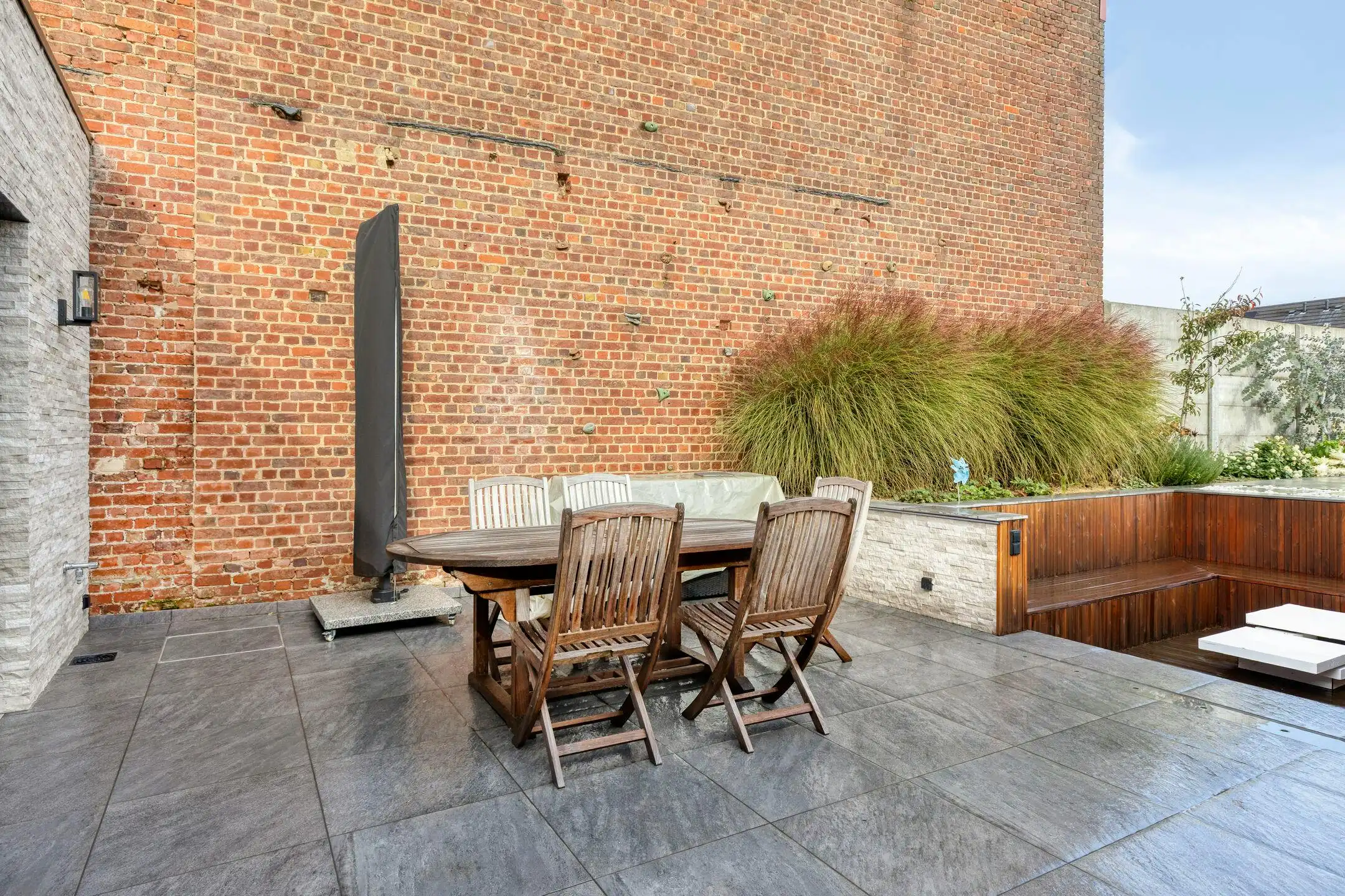 Instapklare woning met garage te koop in Heule! foto 15