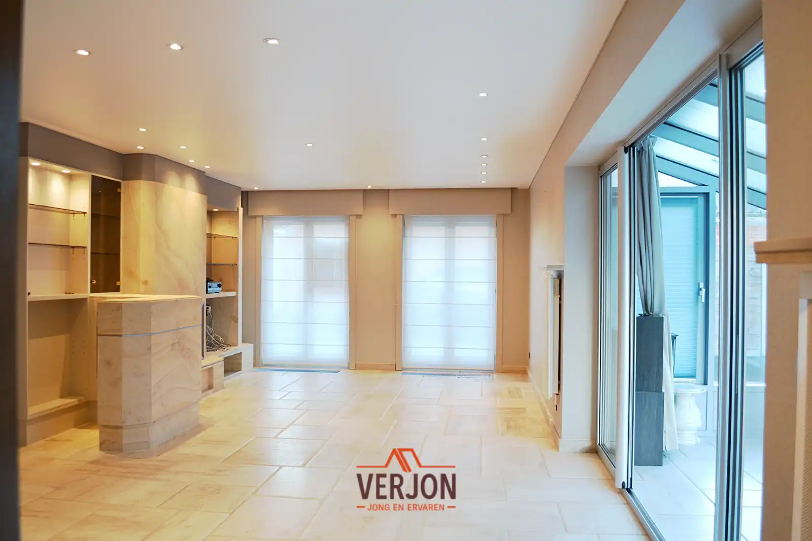 Villa met 4 slaapkamers en dubbele garage in een doodlopende straat te koop in Izegem! foto 5