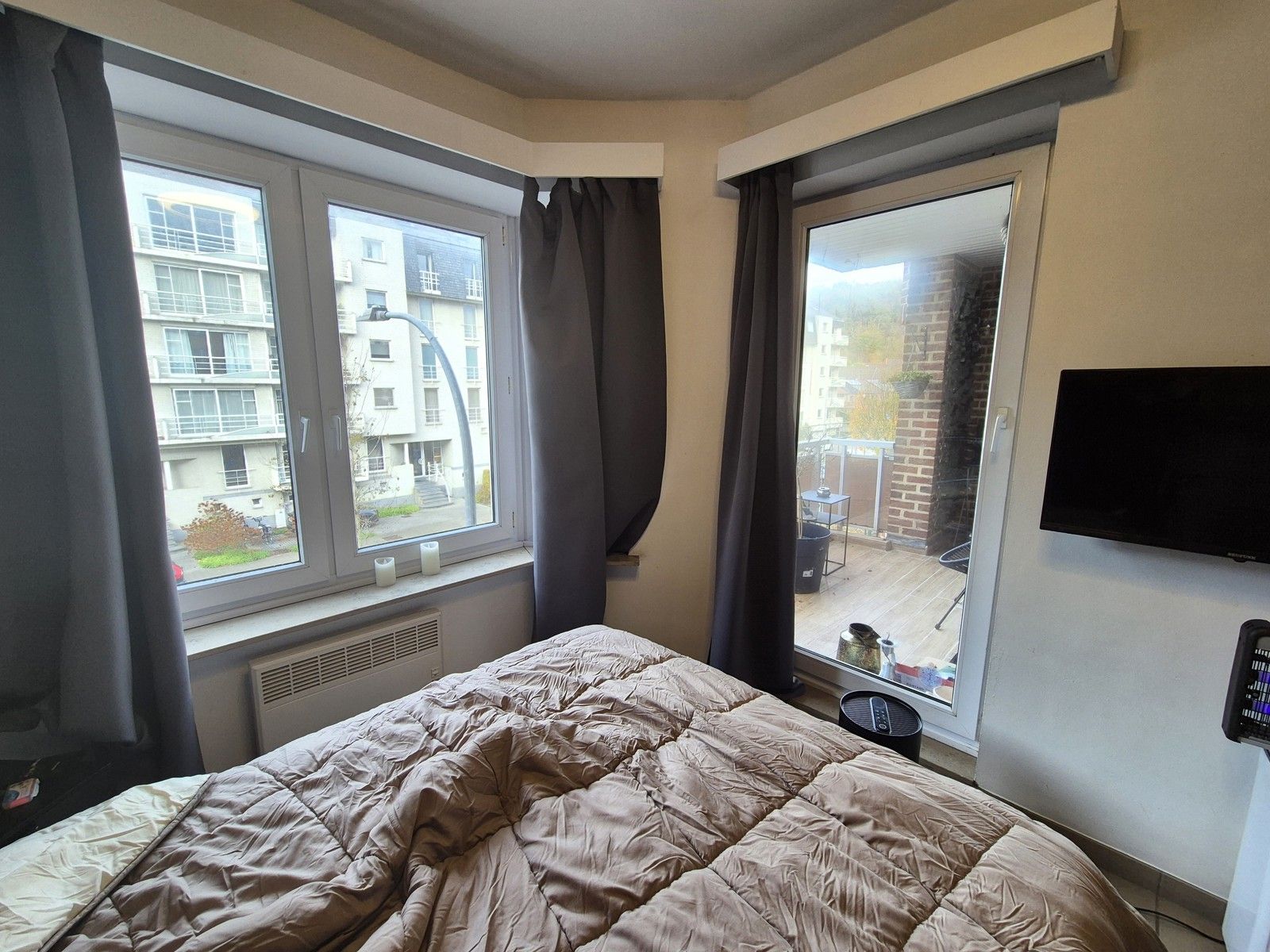 Appartement op rustige ligging met veel ramen en ruim terras foto 7