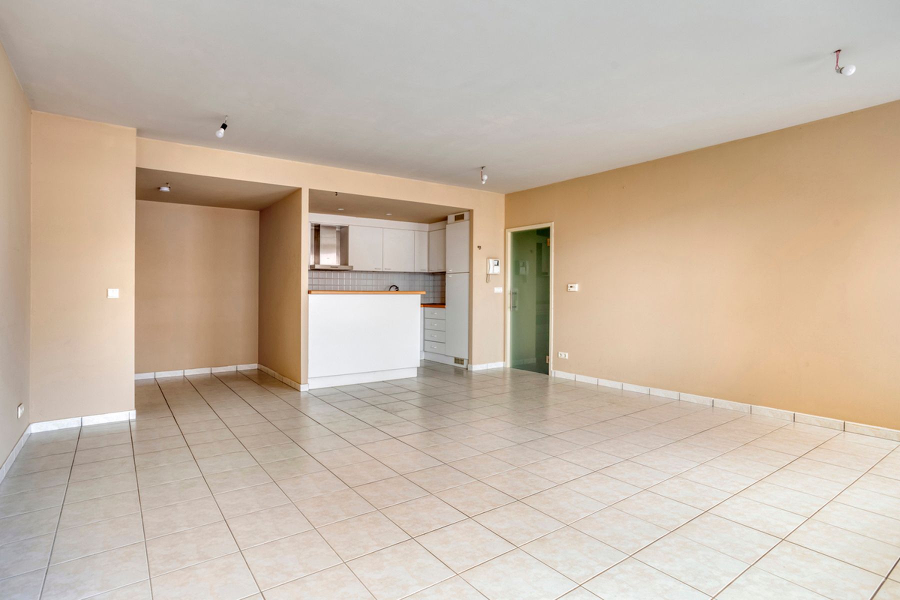 Goed gelegen appartement met 2 slaapkamers en staanplaats foto 4