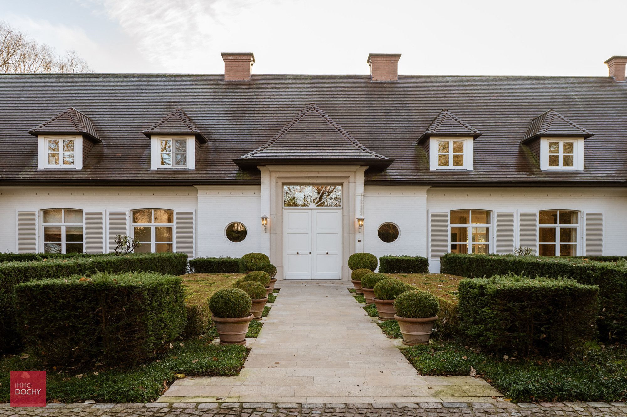 Zeer goed onderhouden ruime villa op ca. 4.000m² foto 5