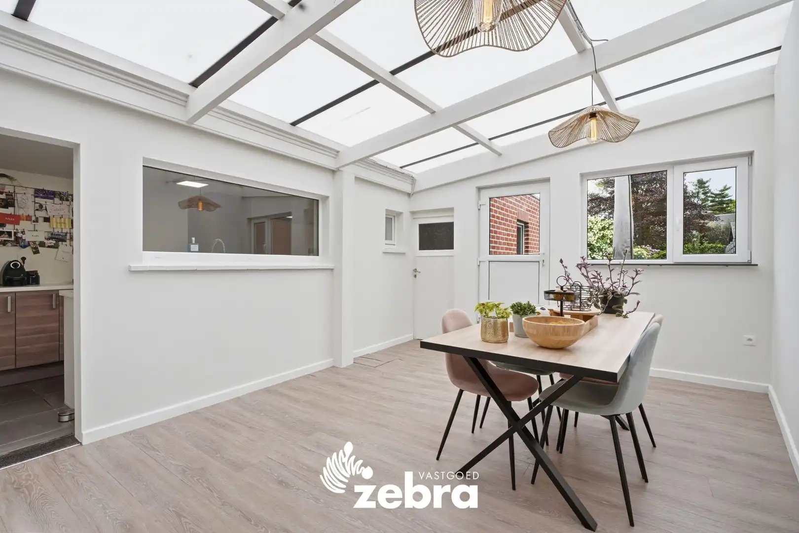 Instapklare gezinswoning met 3 slaapkamers en tuin in Waregem! foto 9