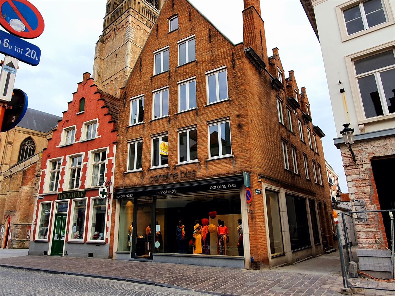 Hartje Brugge Groot lichtrijk modern appartement , alle luxe , 2 slaapkamerss en lift. foto 9