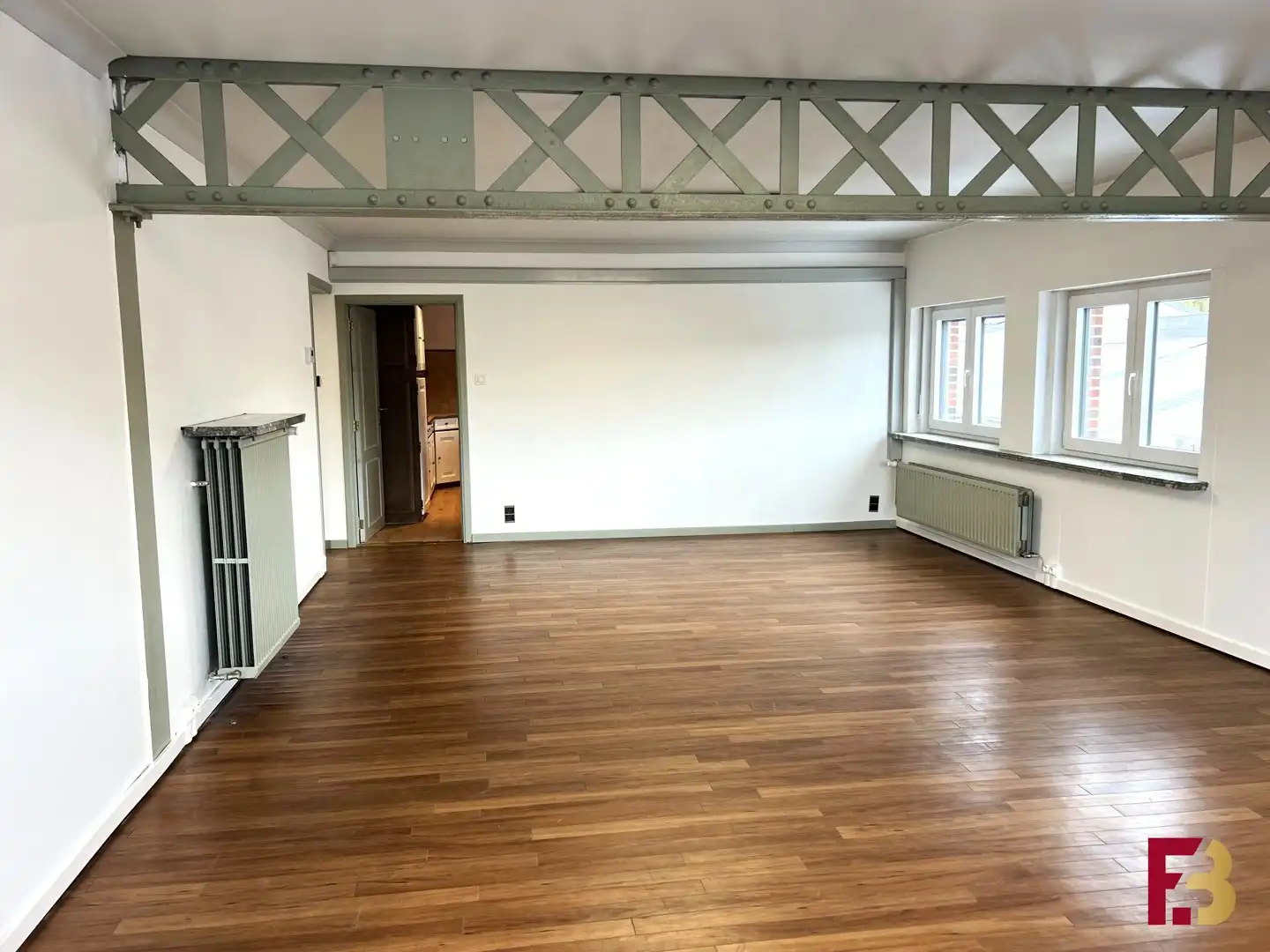 Kantoorruimte met woongedeelte nabij E40/E17/R4 foto 8