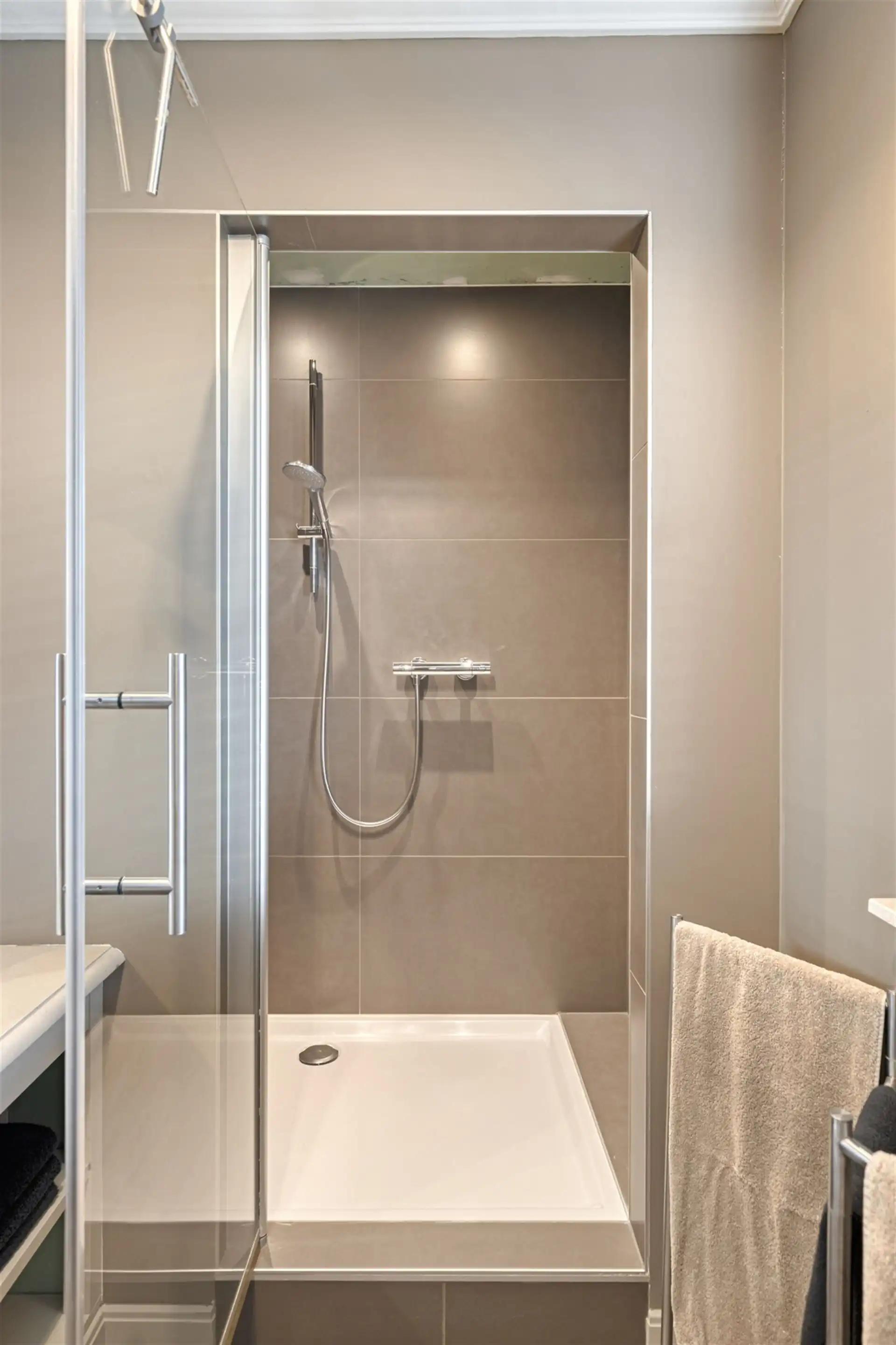 Instapklare woning met 3 slaapkamers, tuin en garage. foto 16