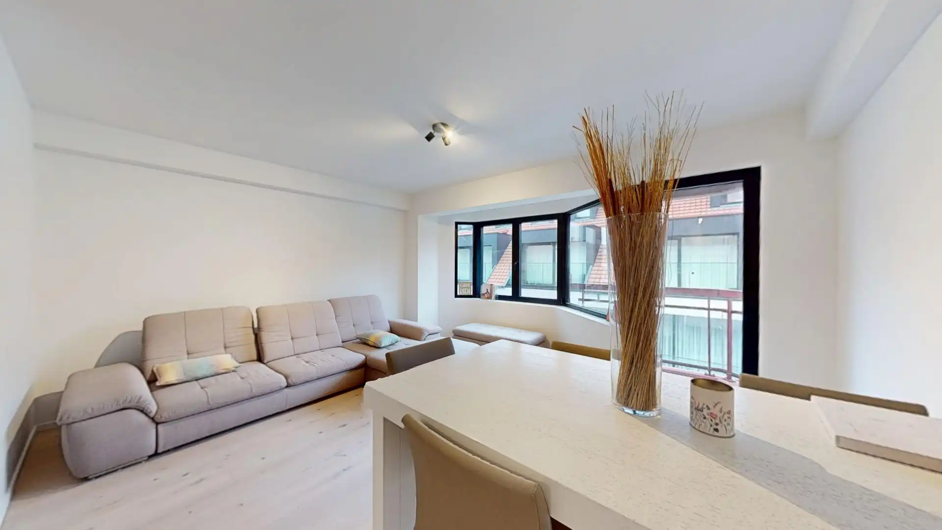 Appartement te koop foto {{pictureIndex}}