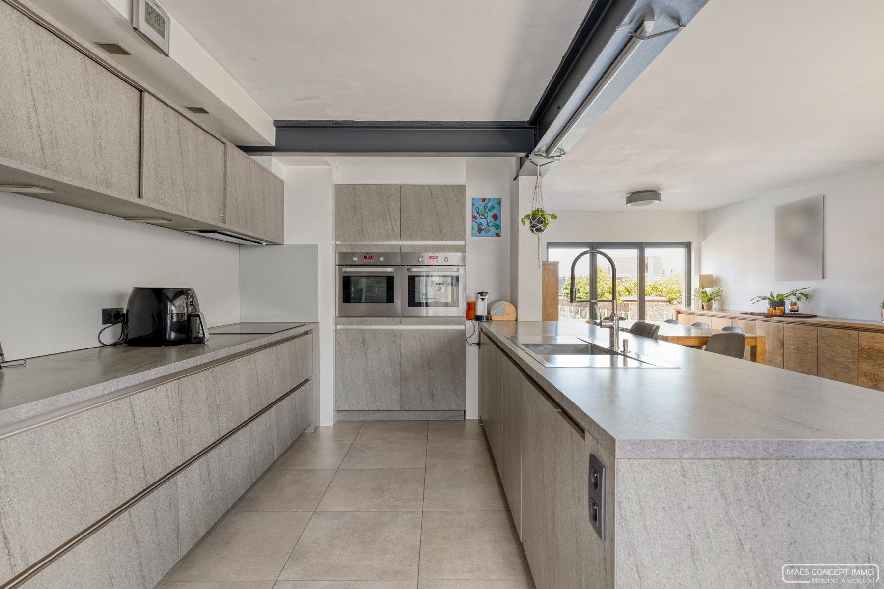 Ruime woning te koop te Waregem op strategische ligging foto 6