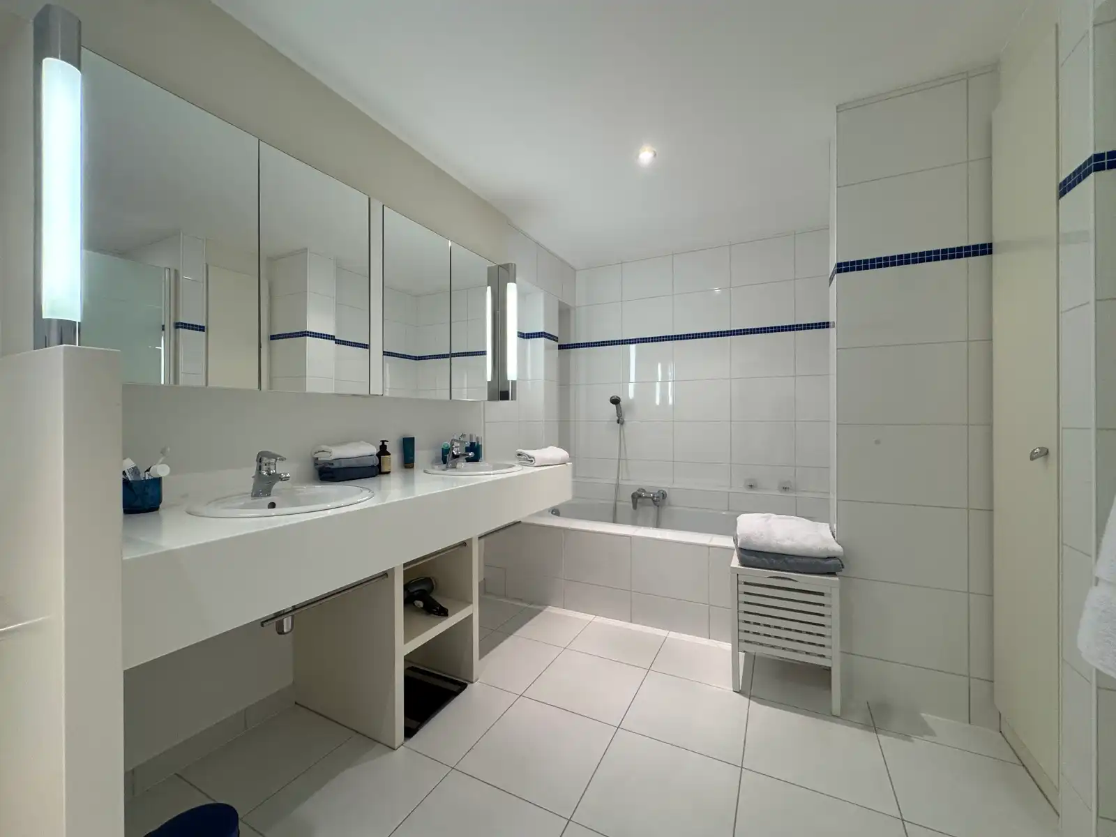 Ruim & lichtrijk  3 slaapkamer app. met Panoramisch Uitzicht foto 14