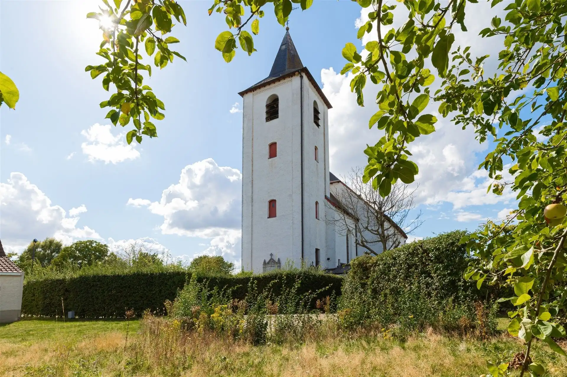 2 te renoveren woningen in het pittoreske Moregem foto 3