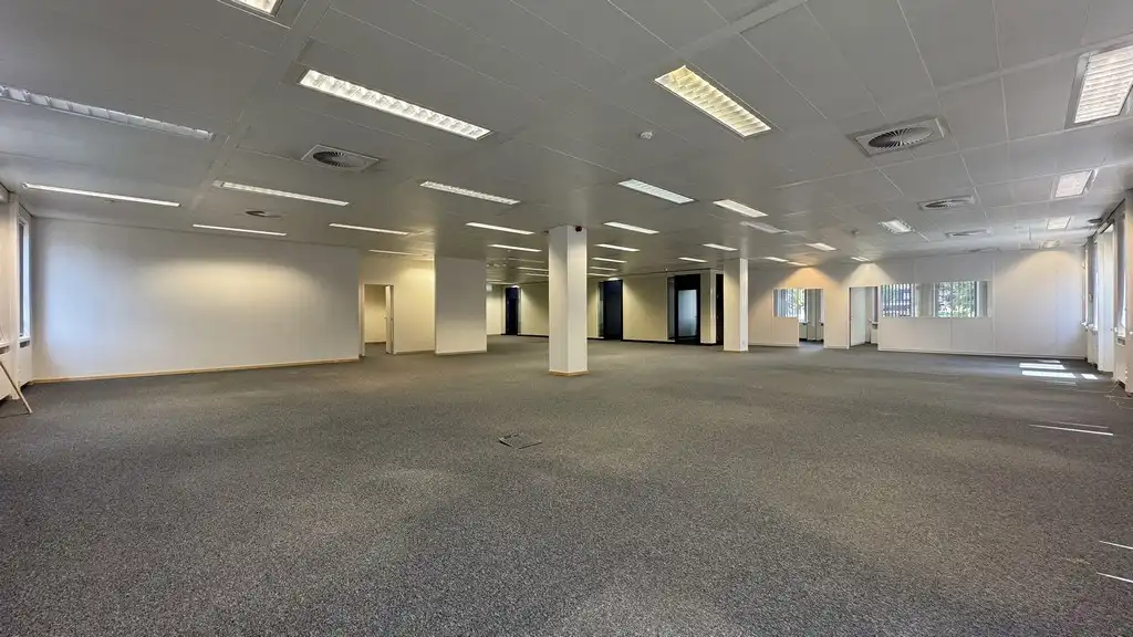 Instapklare kantoren te huur vlakbij E19 in Kontich foto 4