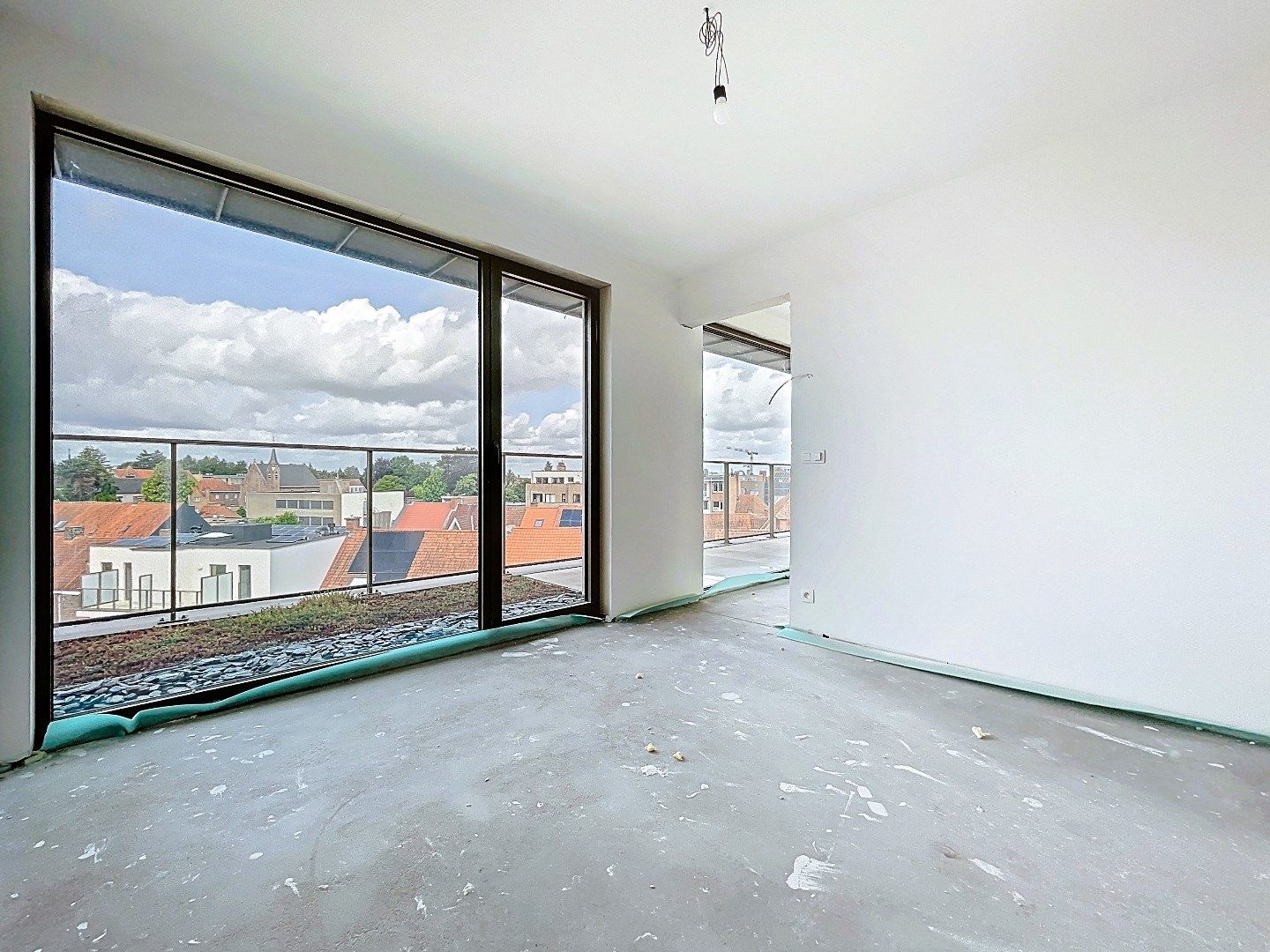 Exclusieve penthouse met 3 ruime terrassen in hartje Roeselare foto 6
