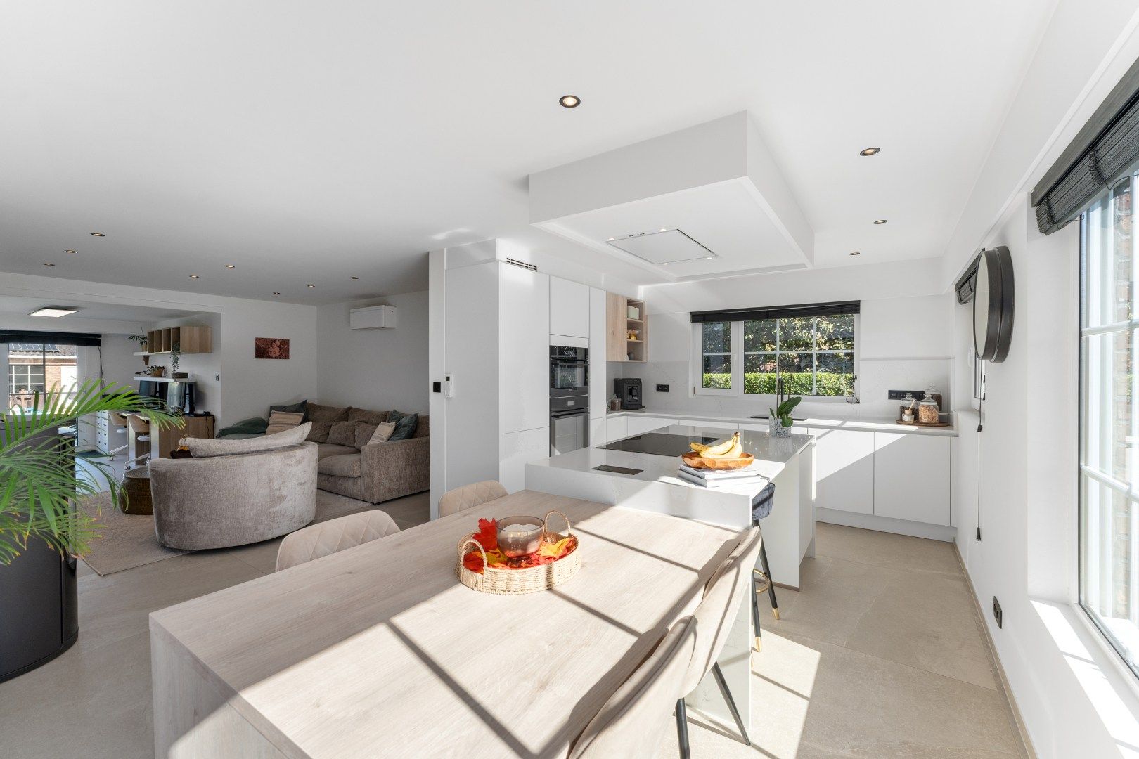 Volledig vernieuwde instapklare villa – energiezuinig & stijlvol wonen foto 2
