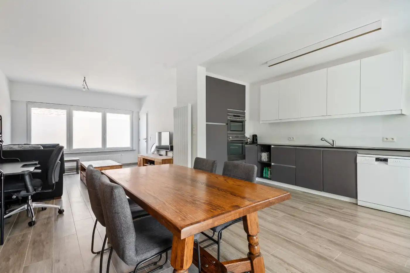 Gerenoveerde gezinswoning met 3 à 4 slpk., veranda en tuin foto 6