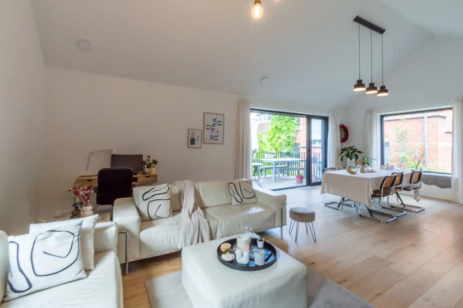Een duplex-appartement / volledig huis vernieuwd! foto 3