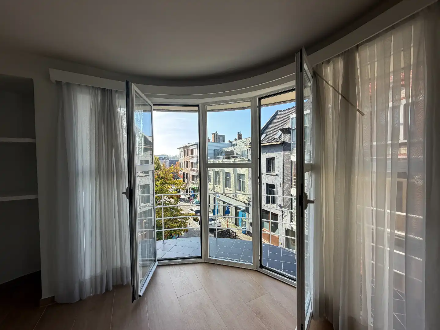 3 slaapkamer appartement in centrum Halle foto 3