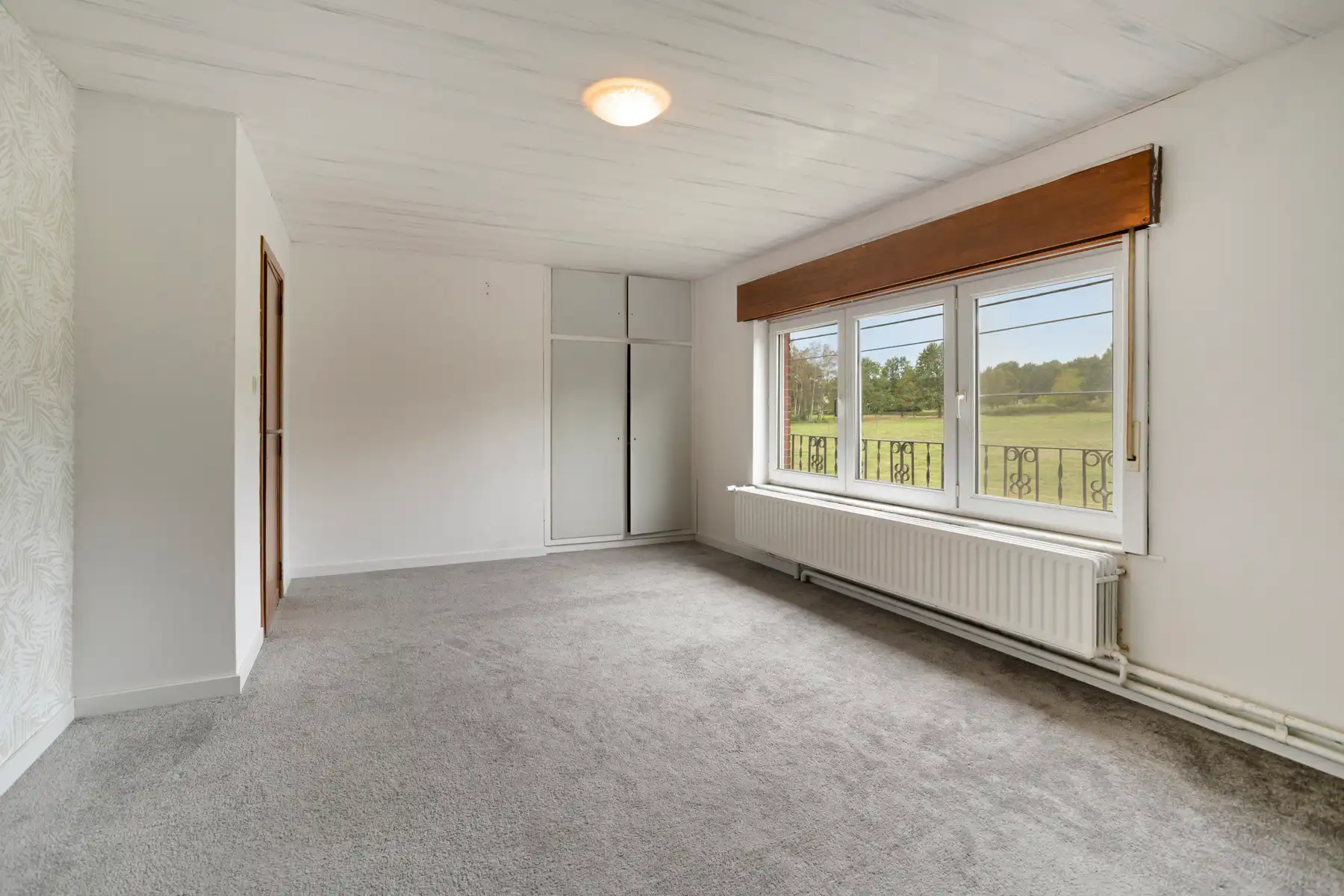 Leuke woning met veel potentieel en grote tuin foto 17