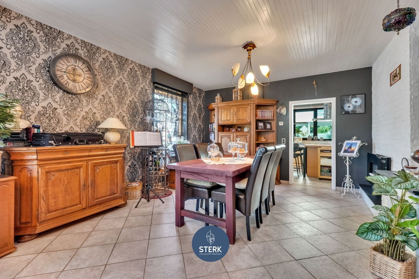 RUIME WONING MET COMMERCIËLE RUIMTE OP EEN CENTRALE LIGGING TE MAASMECHELEN !  foto 8