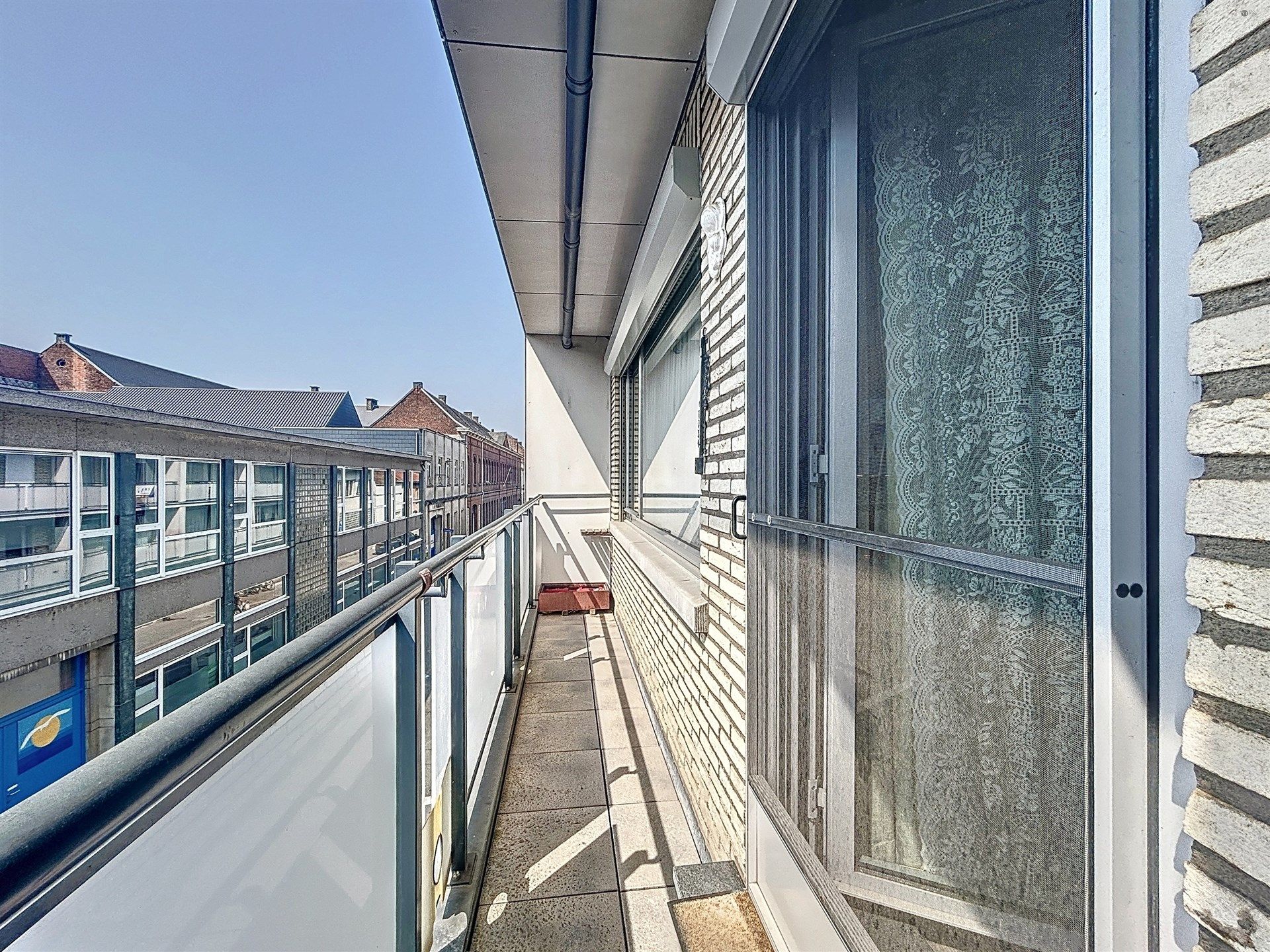 instapklaar 2 slaapkamer appartement met terras foto 5