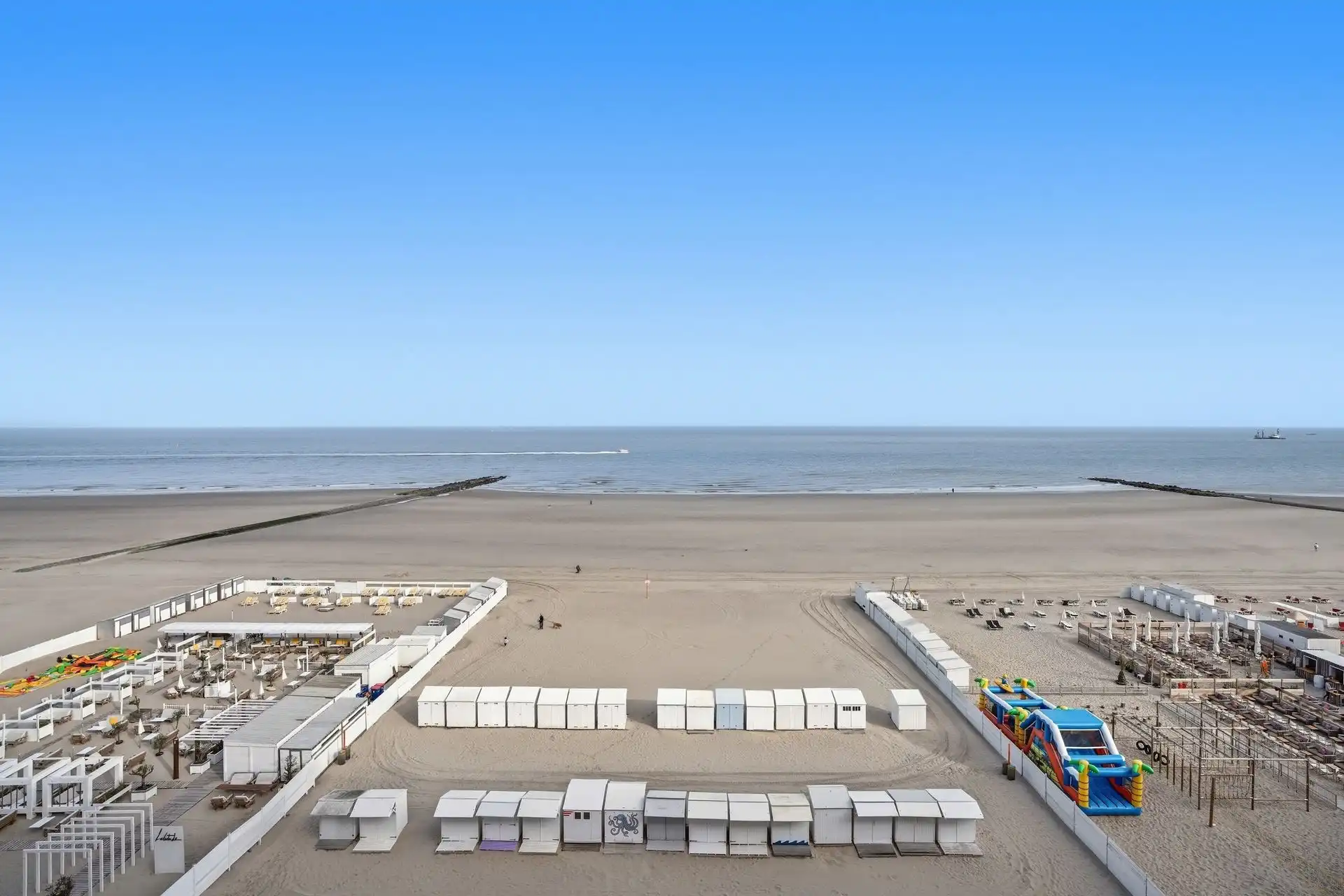 FRONTAAL ZEEZICHT / SLAAPHOEK foto 16