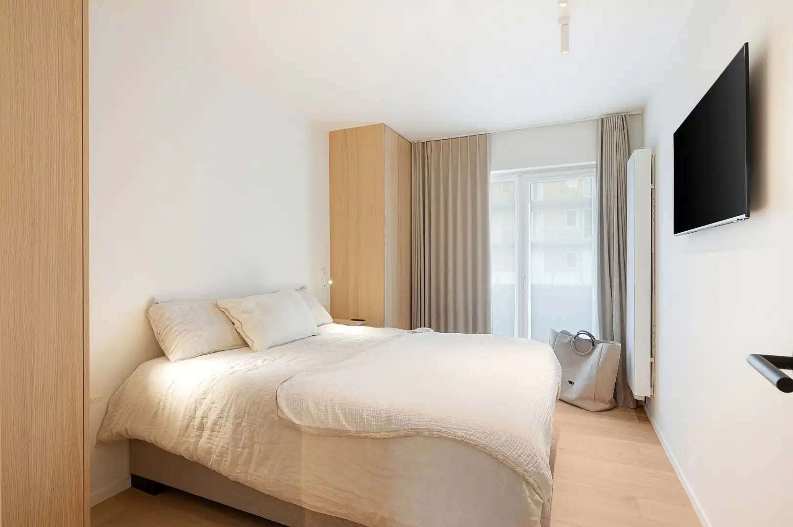 Mooi vernieuwd appartement met open uitzicht en 3 slaapkamers. foto 17