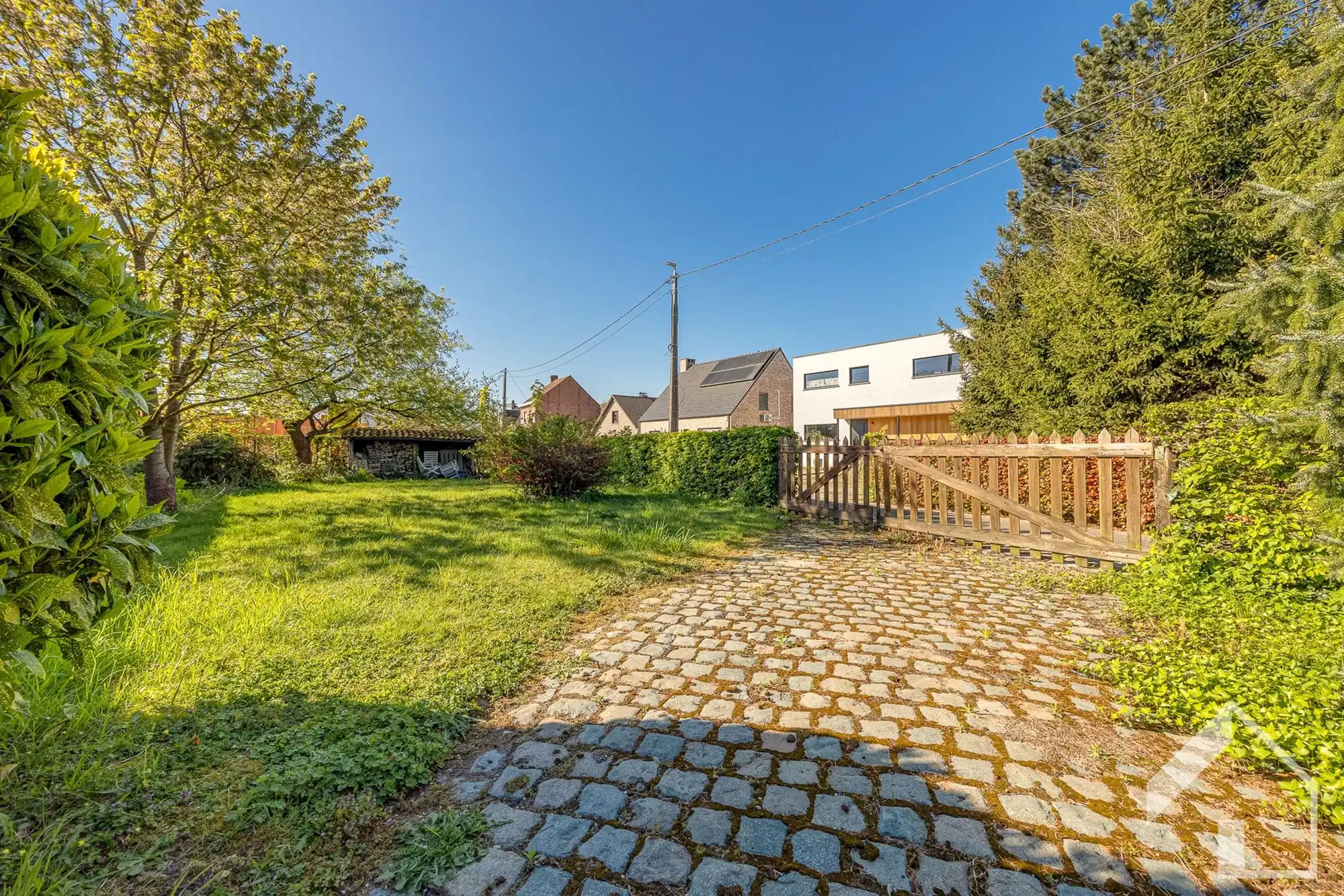 Unieke hoeve bestaande uit 2 individuele woningen en atelier foto 32