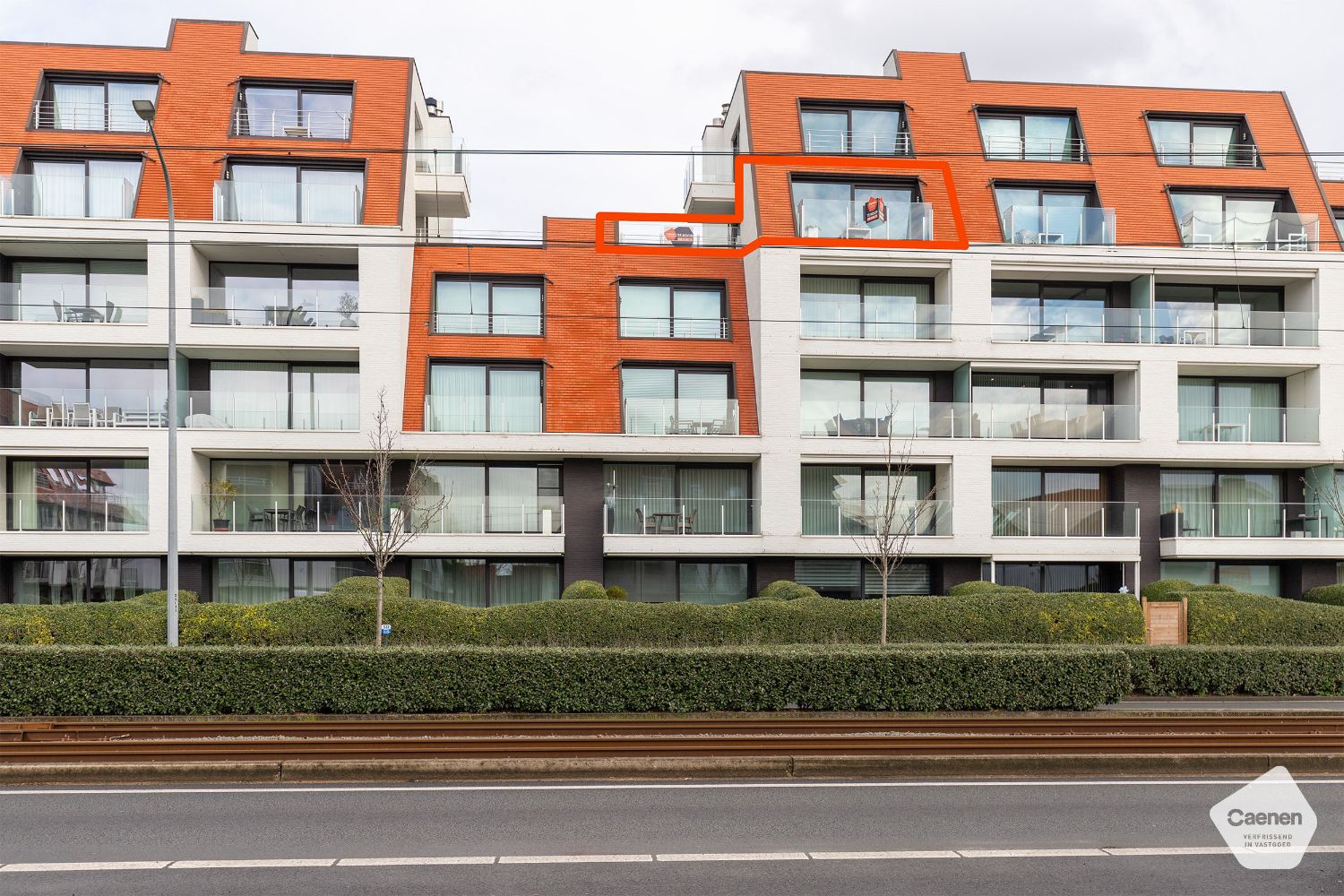 Fantastisch afgewerkt appartement met zéér groot terras foto 16