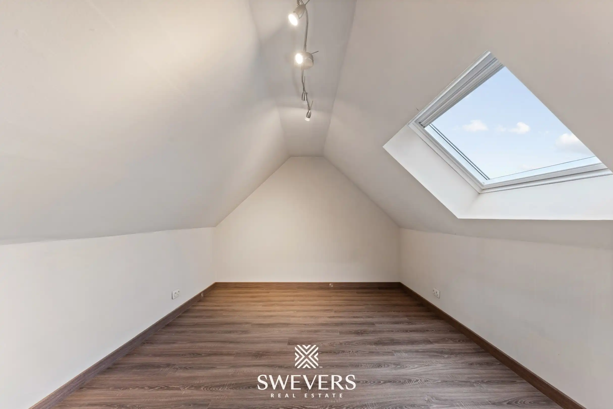 Royale woning met zwembad en 5 slaapkamers foto 19