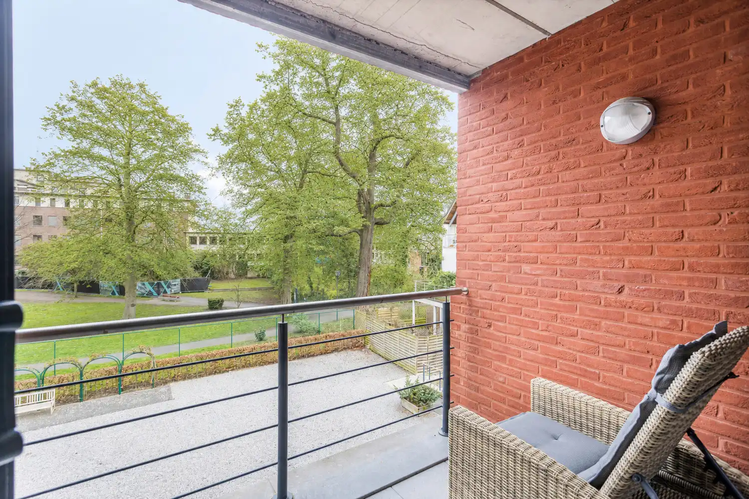 ZEER RUIM DUPLEX APPARTEMENT CENTRUM DIEST MET ZICHT OP PARK! foto 10