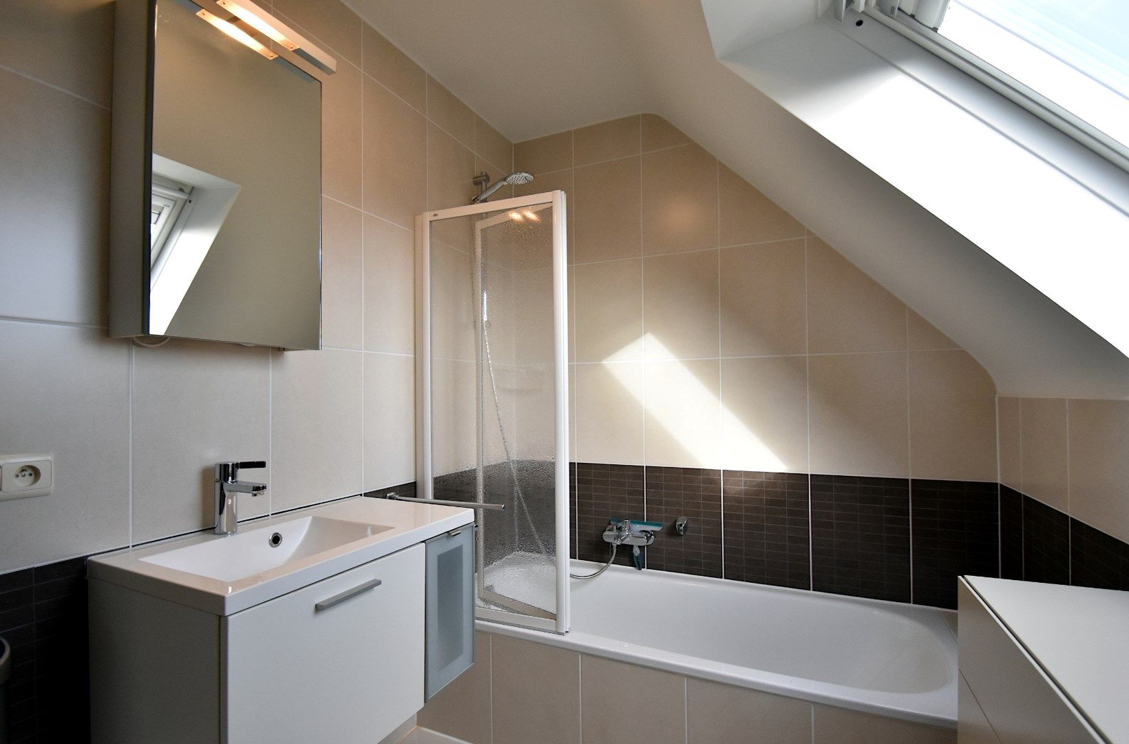 Luxueus, afgewerkt duplex appartement met 3 slaapkamers. foto 23