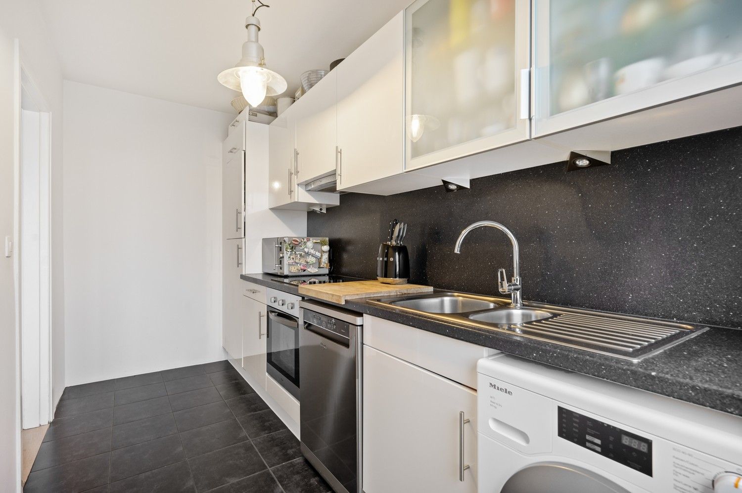 Gezellig instapklaar appartement met 2 slaapkamers en terras in Deurne! foto 8