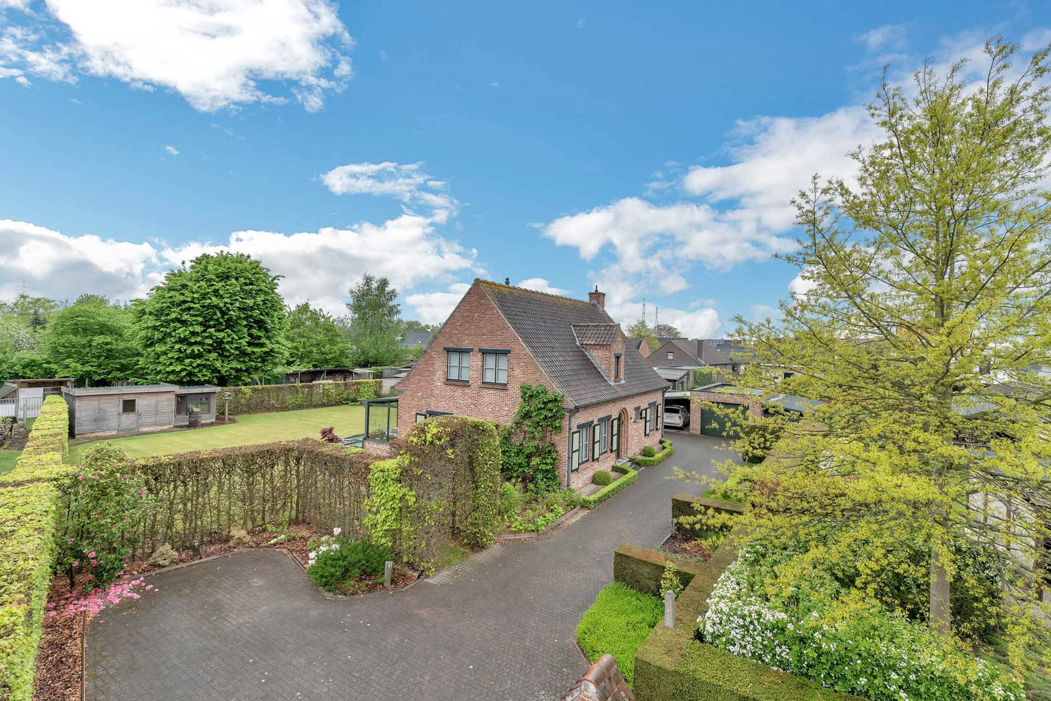 Leuke villa te koop in Machelen aan de Leie foto {{pictureIndex}}