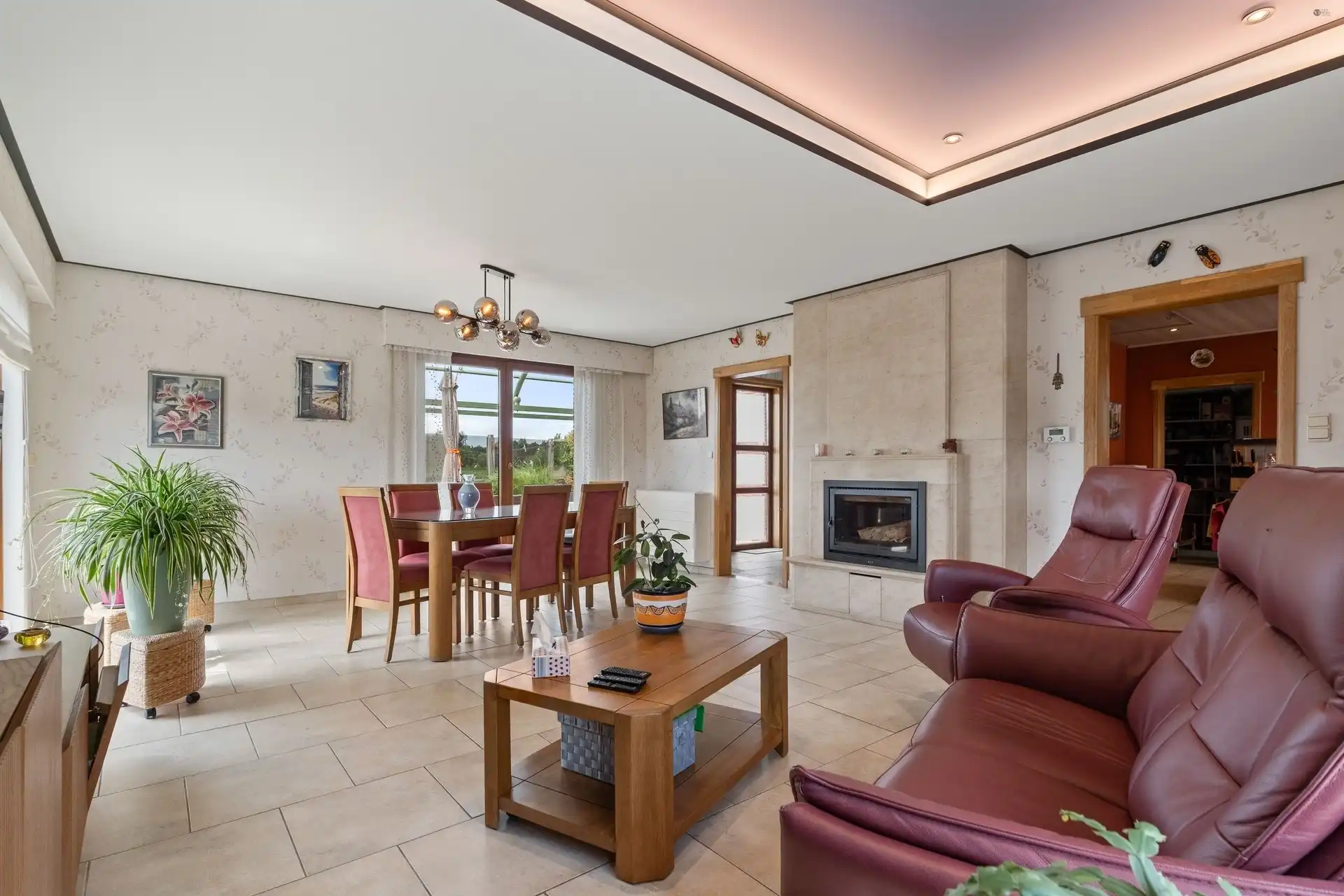 Stijlvol gerenoveerde bungalow te Stekene foto 6