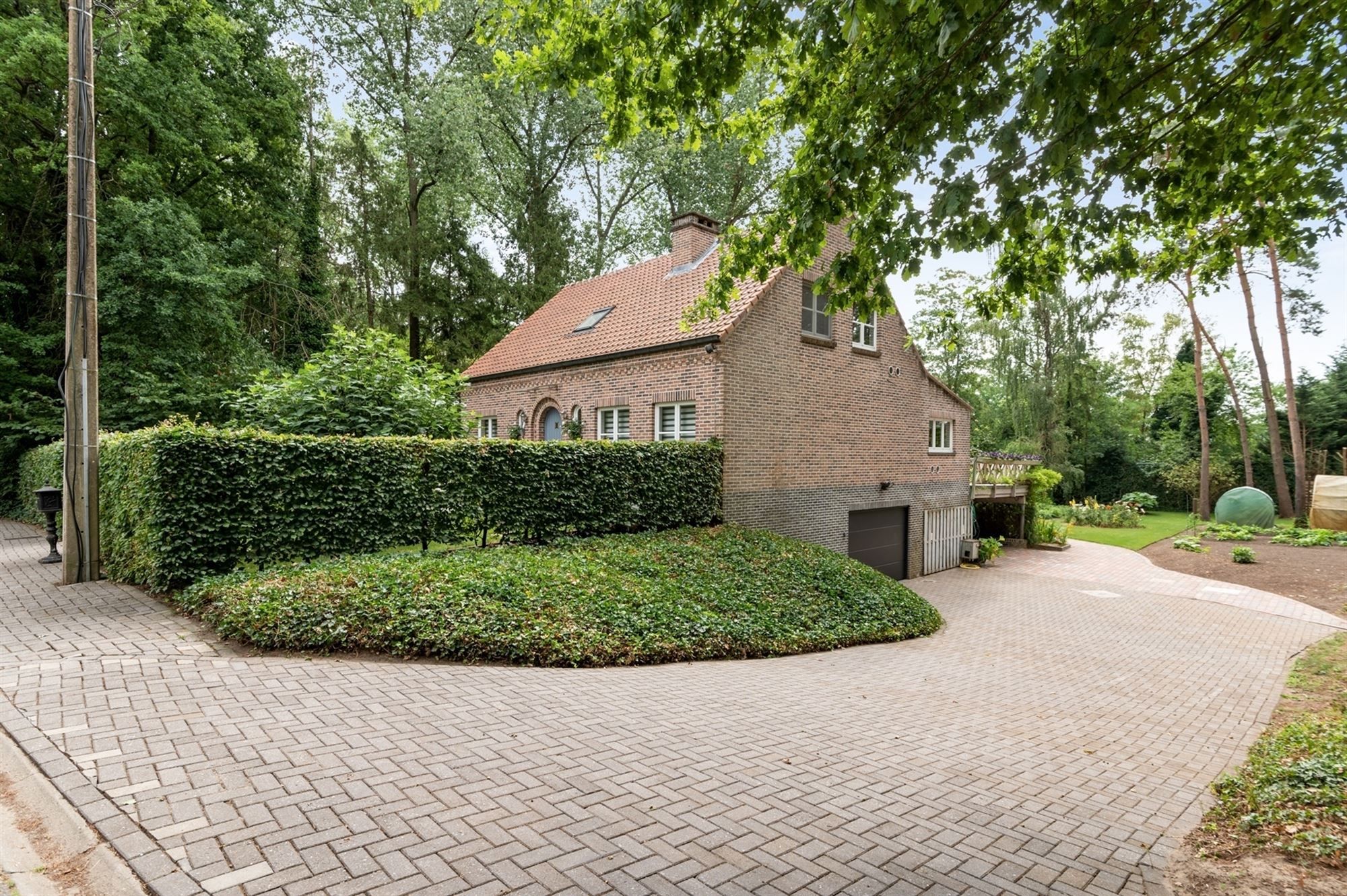 Hoofdfoto van de publicatie: Instapklare woning op een idyllische locatie te Keerbergen.