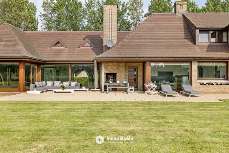UNIEKE VILLA MET BINNENZWEMBAD EN PAARDENSTALLEN OP EEN TOPLOCATIE TE KOOP IN MENDONK (GENT) foto 55